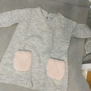 Grey sweater with pockets